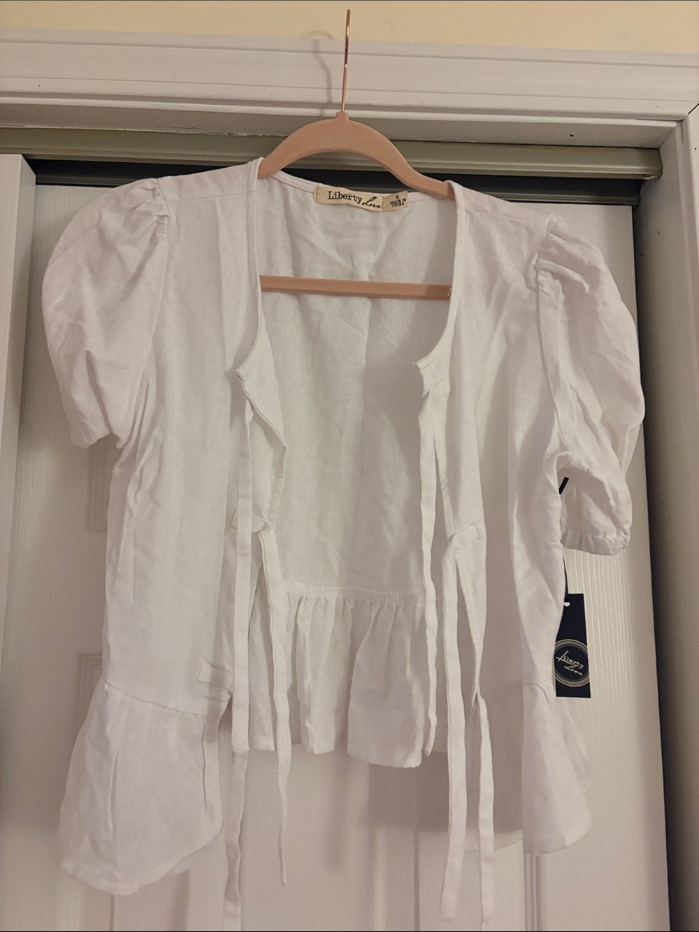 Liberty Love White Tie-Front Puff Sleeve Blouse